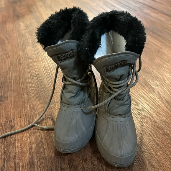 Women’s Sorel Olive Green Winter boots .Soze 7. - Picture 5 of 5
